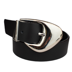 Belt with asymmetric buckle